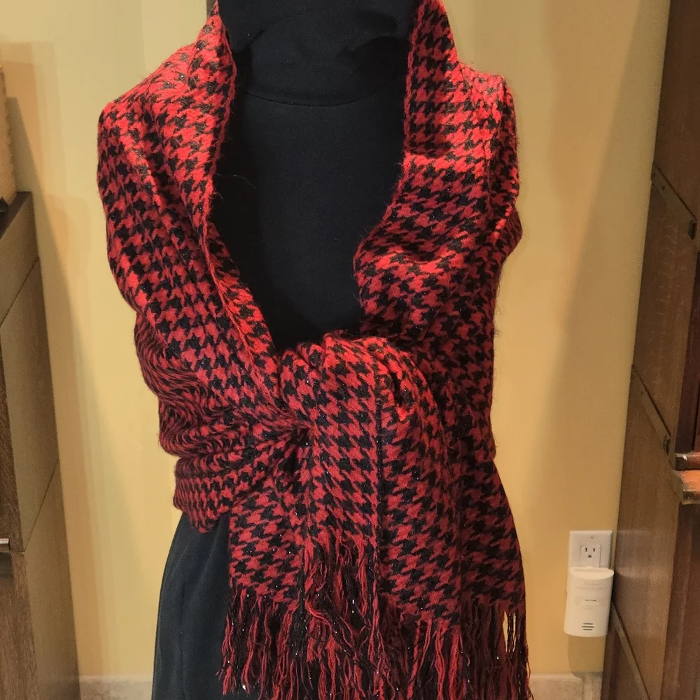 Red & black houndstooth Unisex Large Scarf | Soft & Warm, Cozy Winter Shawl | - Picture 5 of 16